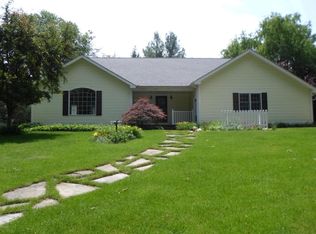 7714 Austinridge Dr SE, Caledonia, MI 49316