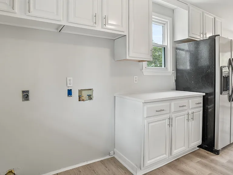 Kitchen / w/ laundry hookups