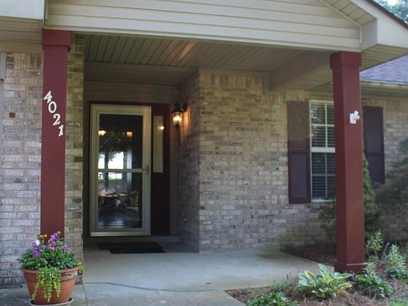 3rd image of 4021 Hillside Dr