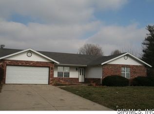 30 Huntwood Ct, Swansea, IL