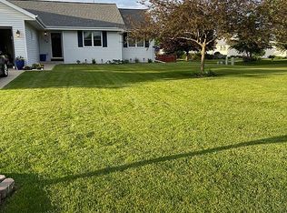 1124 W Bluestem Ct, Elkhorn, WI