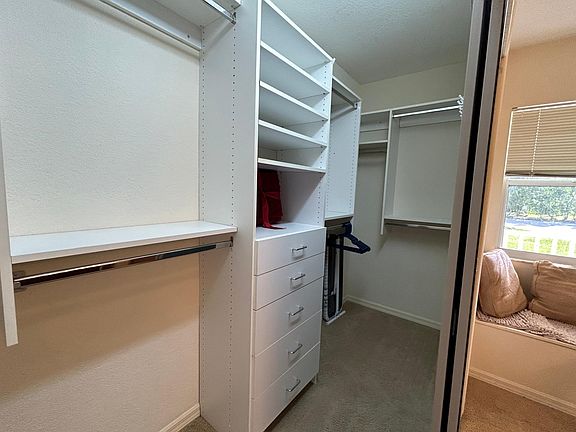 California Closet
Built in dresser drawers!