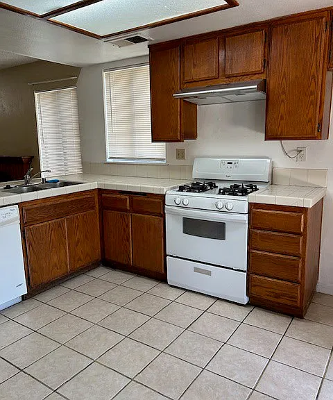 1569 Ruby Dr — Photo 4