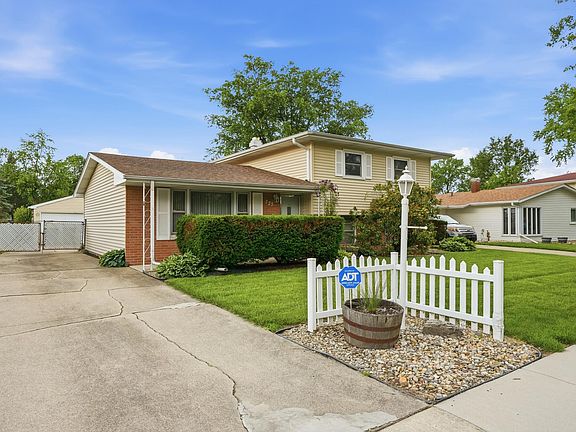 3rd image of 725 W 70th Ave