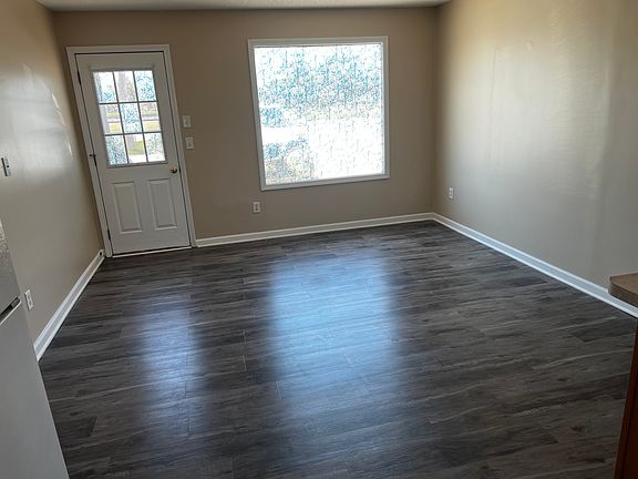 2nd image of 318 W Reichmuth Rd #1