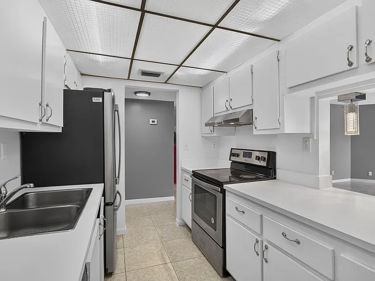 1900 N Congress Ave #201 — Photo 25