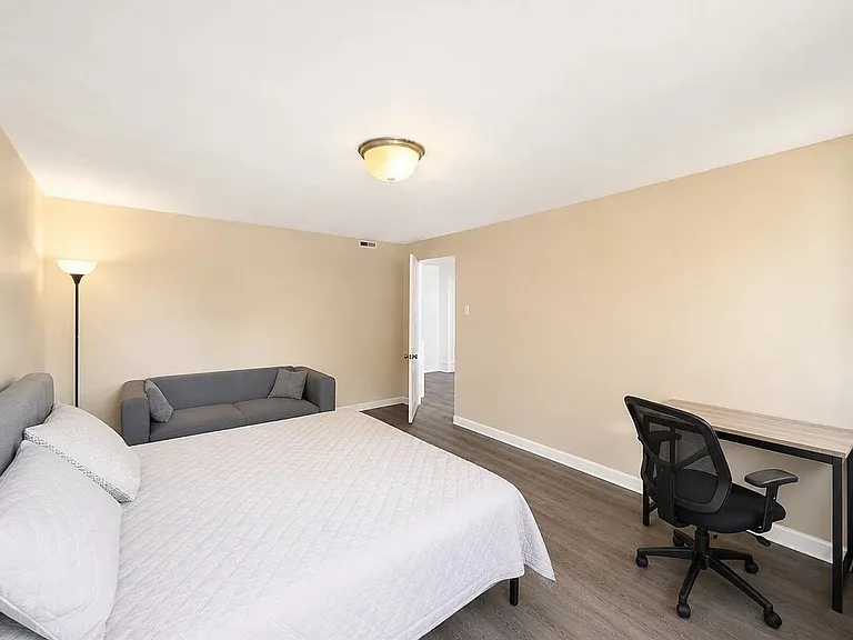 5846 Bartlett St #2 — Photo 3