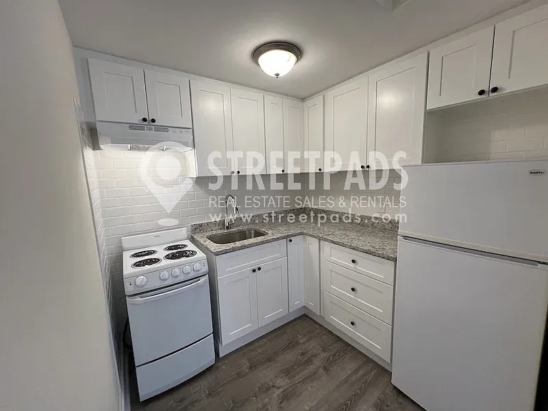 1 bed, 9999 sqft, $2,100 — Photo 2
