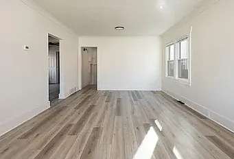 2058 S Lincoln St — Photo 3