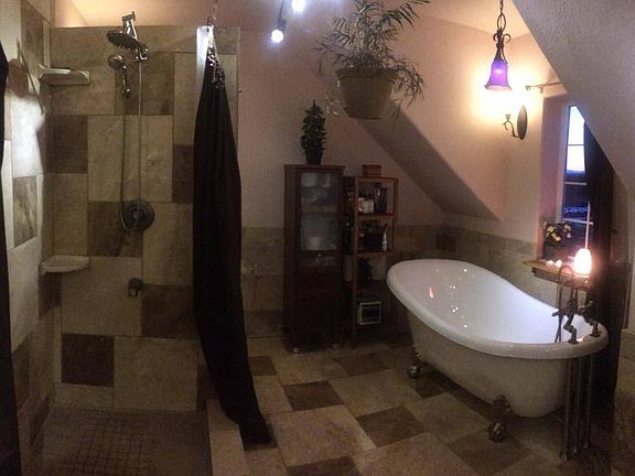 5-piece master en suite