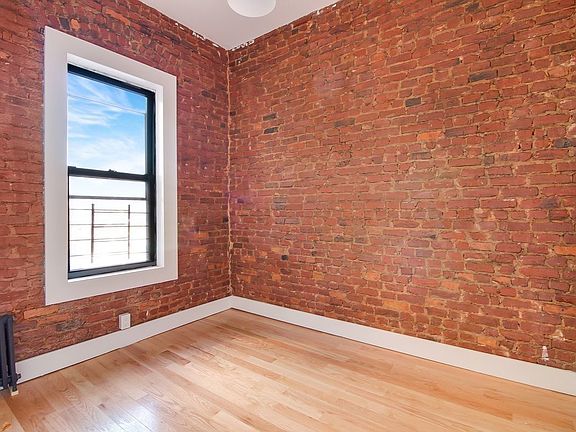 5th image of 716 Jefferson Ave APT 2B
