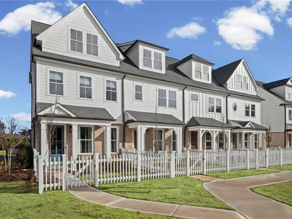 204 Village Overlook #J2, Canton, GA 30114