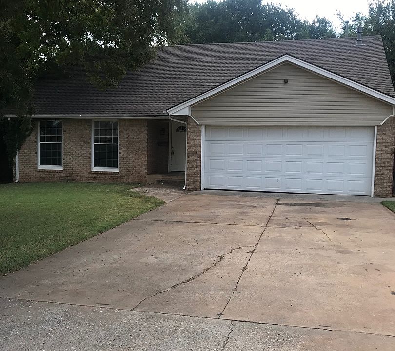 1st image of 2809 Willow Creek Dr