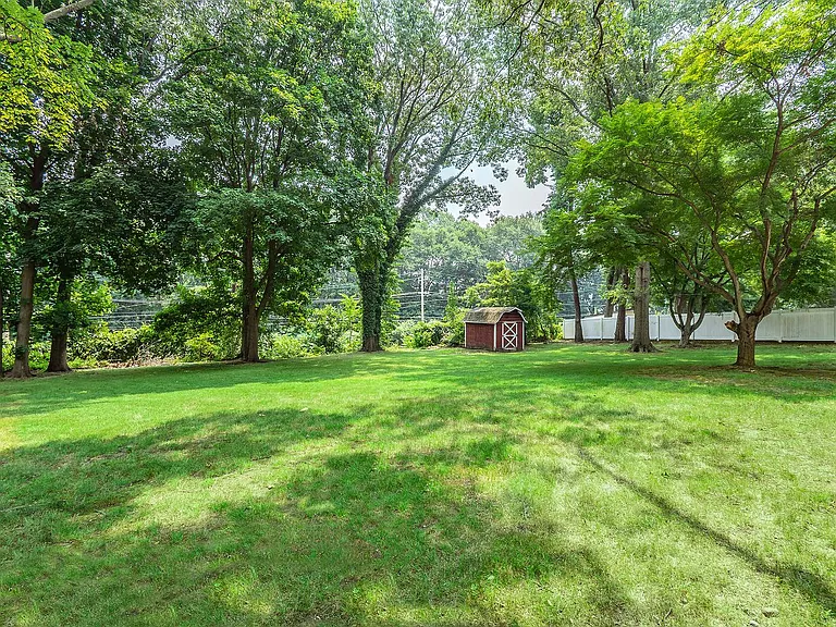 65 Beechwood Dr — Photo 19