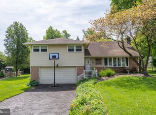 717 Woodside Rd, Jenkintown, PA 19046