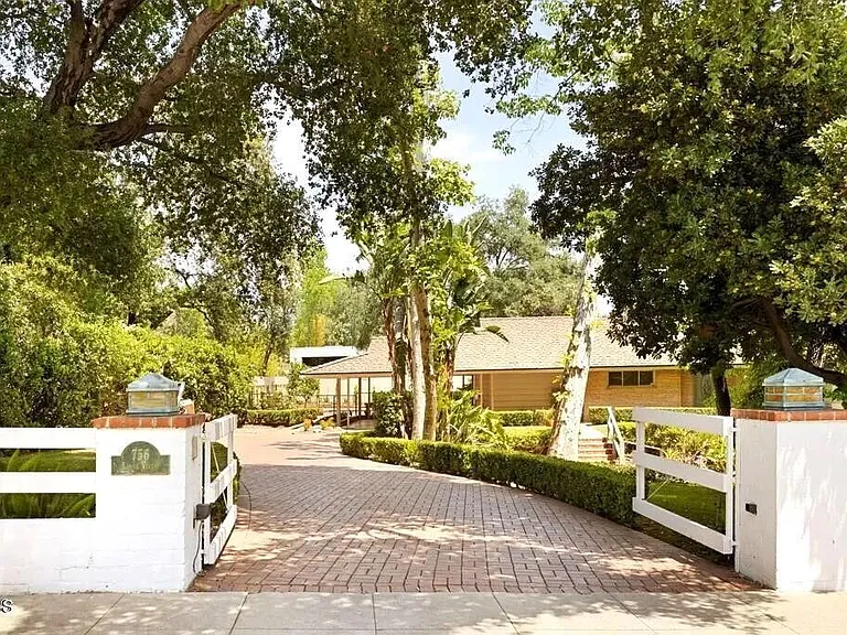 756 Linda Vista Ave — Photo 1