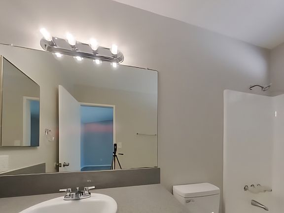 4th image of 523 E Avenue J8