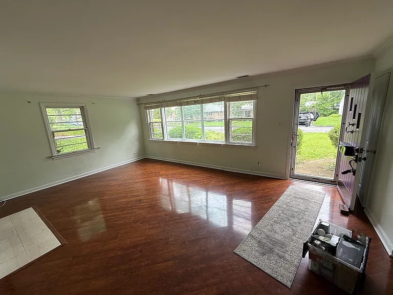 1046 Glenbrook Ave — Photo 7