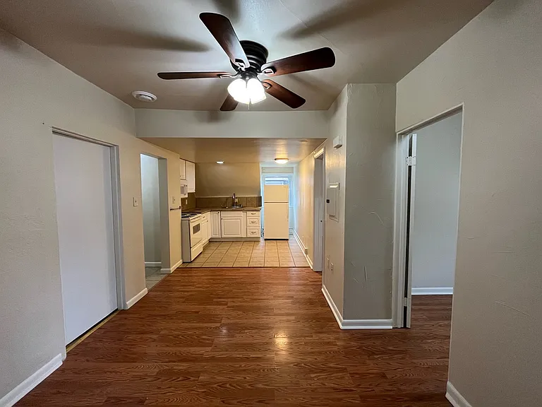217 Stratford Ave — Photo 33