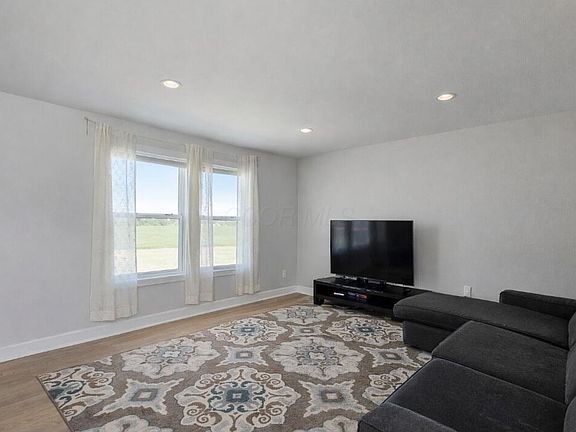 4th image of 231 Linwood Dr
