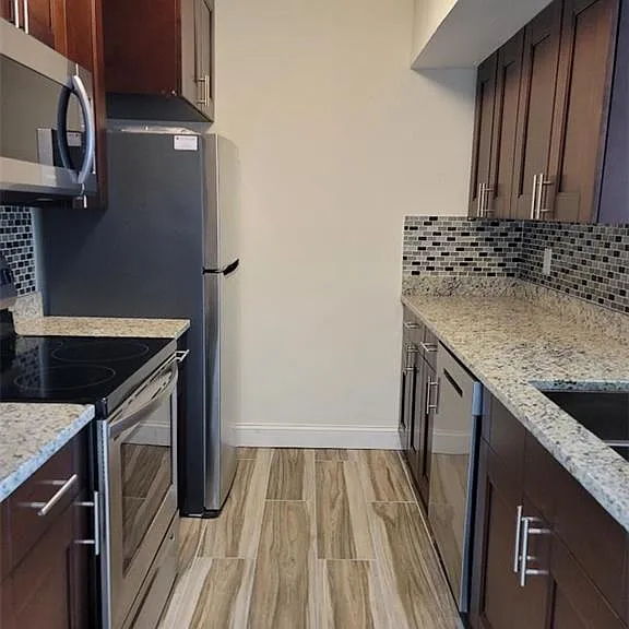 190 Santa Clara Dr #4 — Photo 1