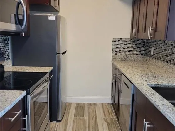 190 Santa Clara Dr APT 4, Naples, FL 34104