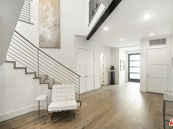 3rd image of 1846 S Sherbourne Dr
