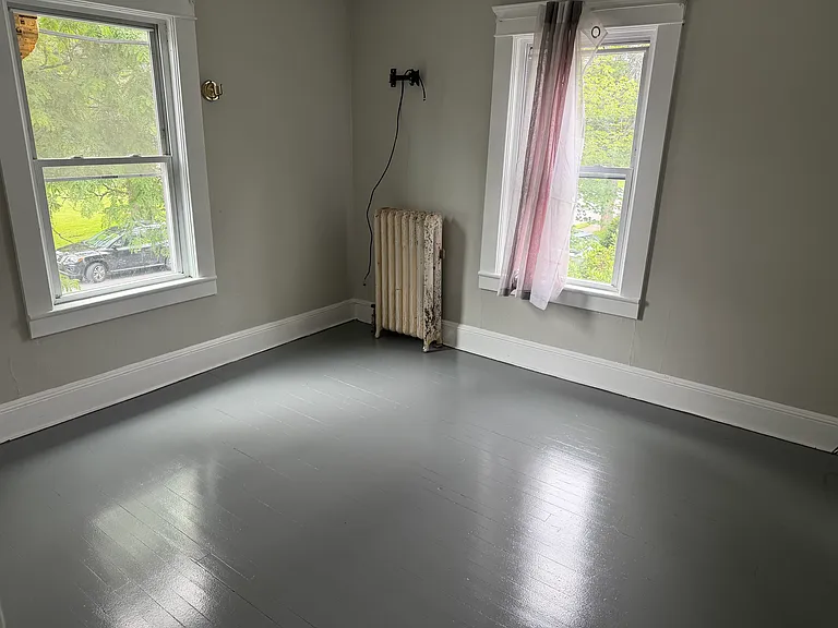 82 Carson Ave — Photo 10