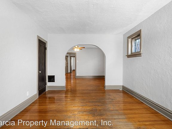 4th image of 3533 Lawn Ave #1F