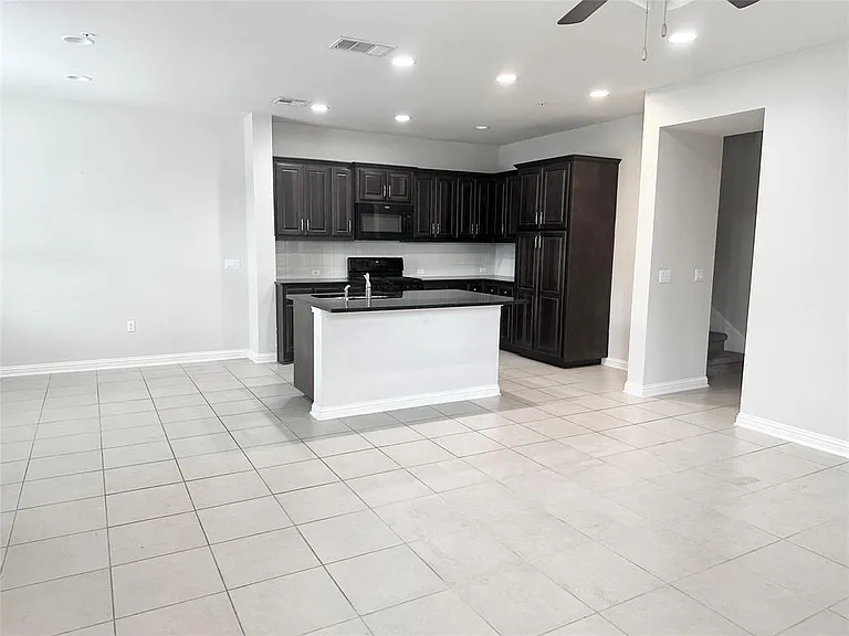 6814 E Riverside Dr #26 — Photo 4