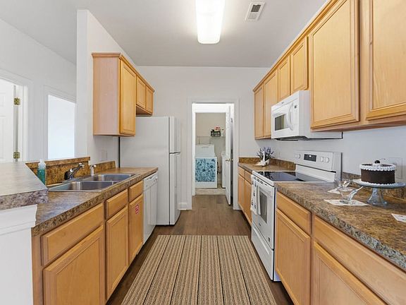 5th image of 2053 Silvercrest Dr. #13A