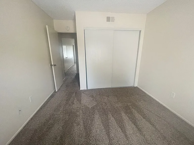 4722 Knickerbocker Ln — Photo 10