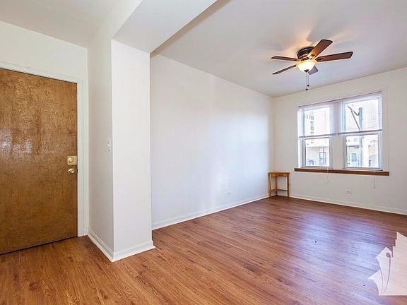 2nd image of 4031 N Kenmore Ave APT 414L