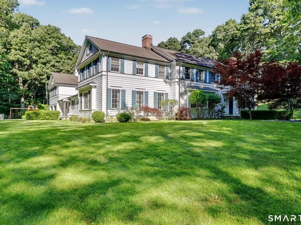 51 Squires Ln, New Canaan, CT 06840