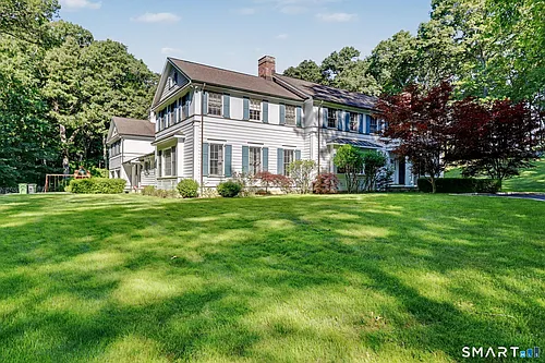 51 Squires Ln Photo 1