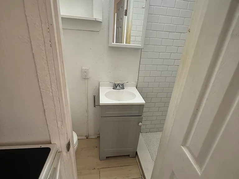 1425 14th St W #A — Photo 10