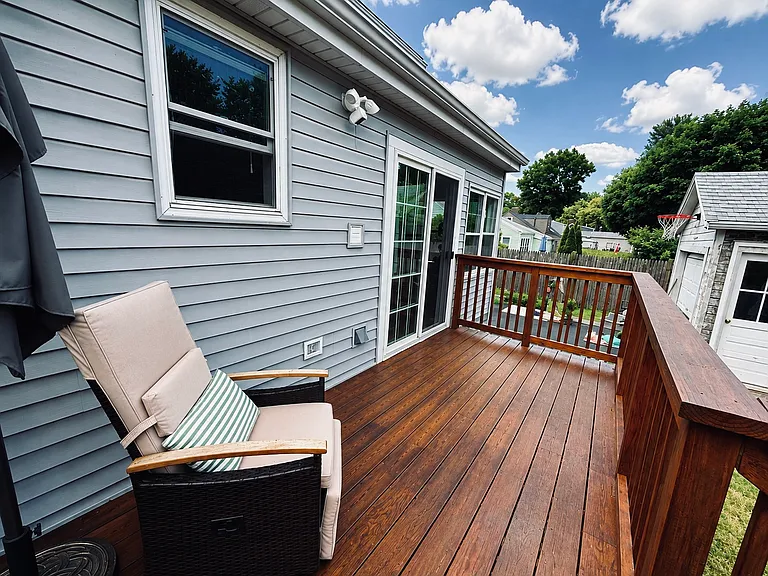 814 Lynnfield St — Photo 20