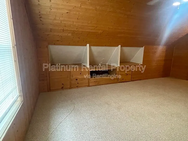 475 Ellesmere Way — Photo 41
