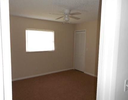4th image of 236 SE 6th St