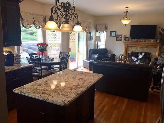 5th image of 35058 Pennington Dr