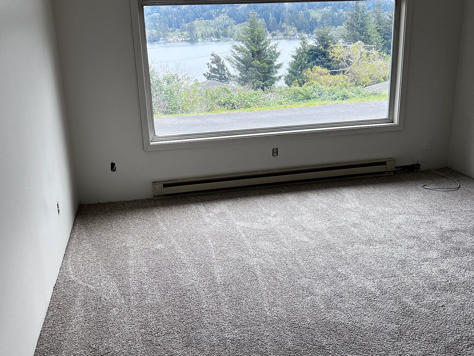 2 bed, 1000 sqft, $1,650 — Photo 3