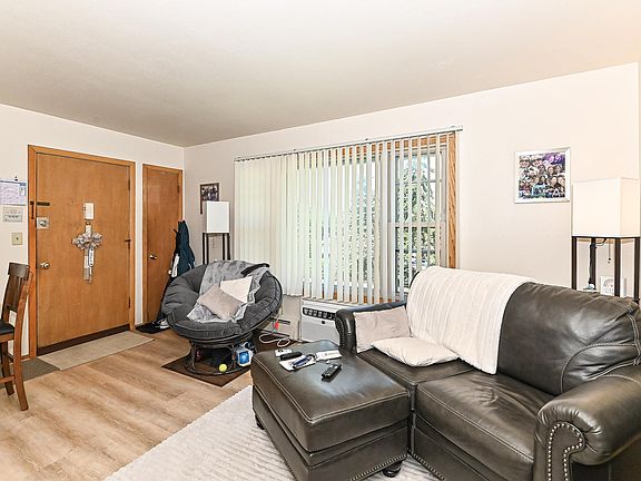 4th image of 4284 S Whitnall Ave