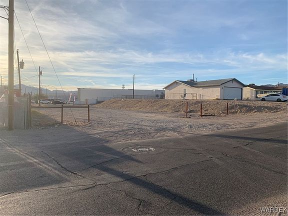 2nd image of 1729 Hancock Way
