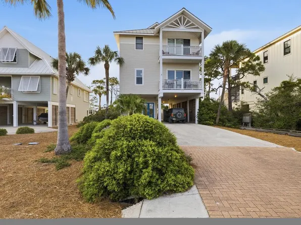 1637 Wayfarers Ct, Saint George Island, FL 32328