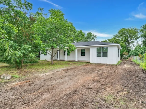 509 E Pine St, West, TX 76691