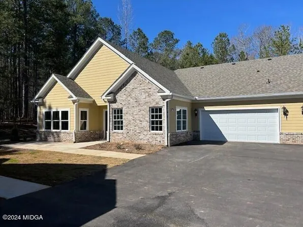 2402 Exchange Dr, Macon, GA 31210