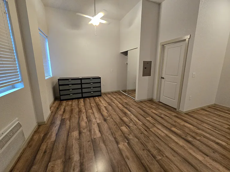 404 Legion Way SE — Photo 6