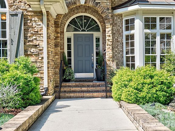3rd image of 1465 Floral Rd