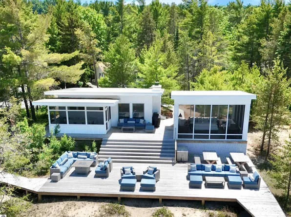 7566 W Harbor Hwy, Glen Arbor, MI 49636