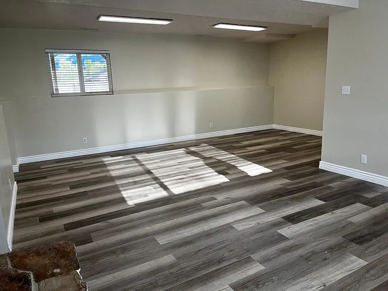 1442 N 900 W — Photo 23